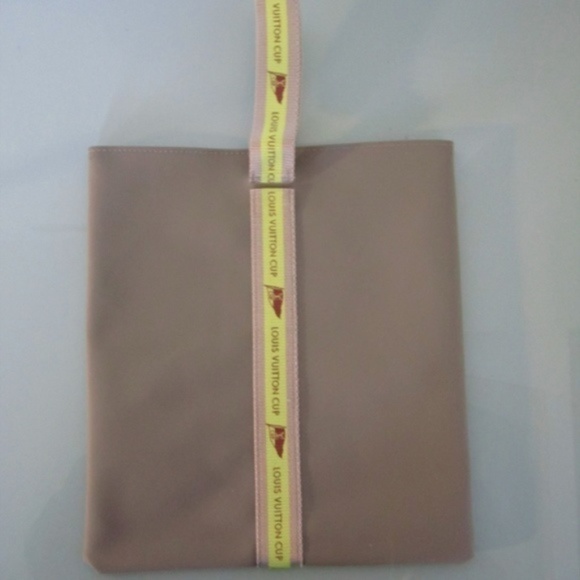 Louis Vuitton Cup Pouch 2003 Limited Edition - Picture 1 of 4
